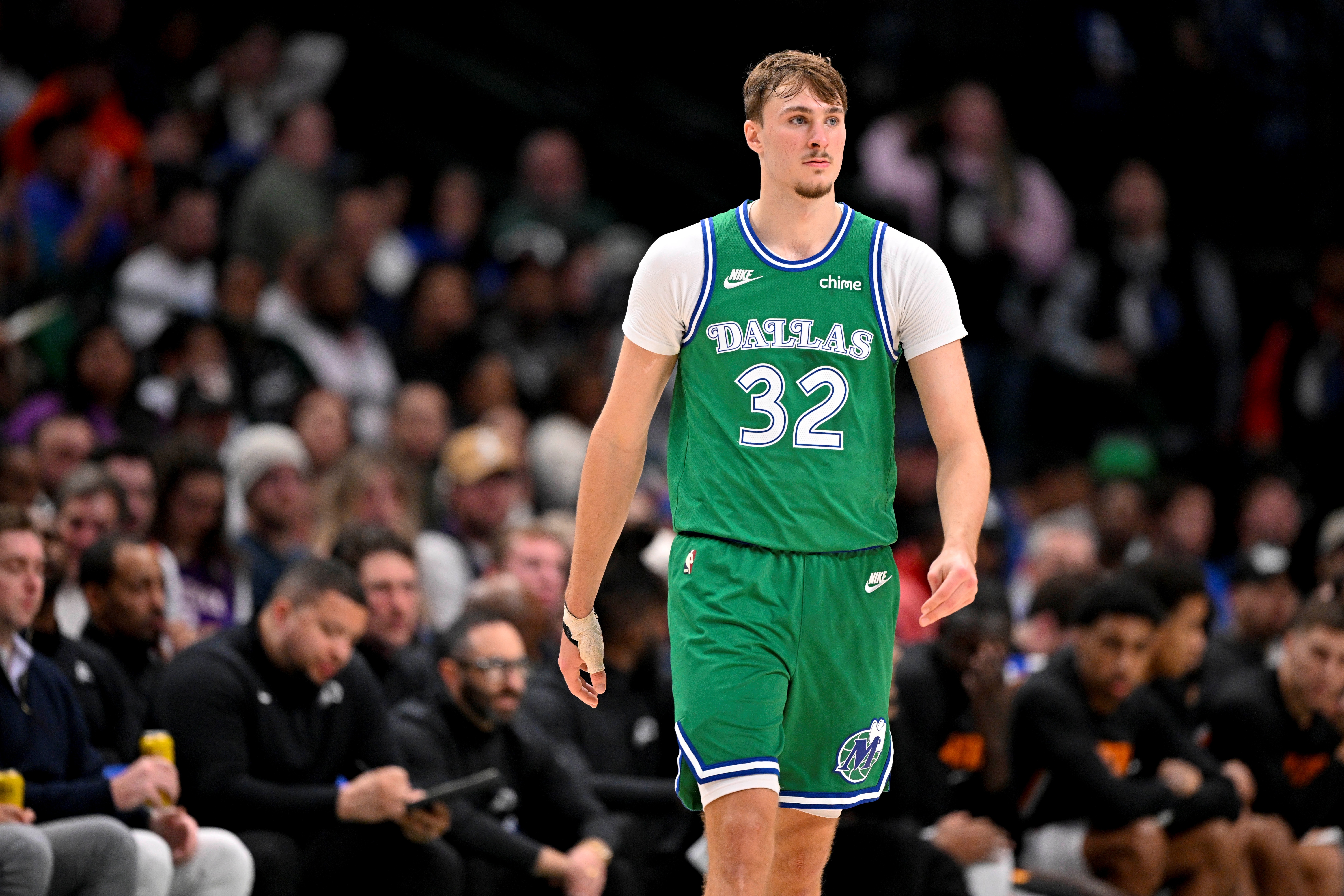 Shams：弗拉格过去48小时一直身体不适 拇指和肩膀也一直有伤