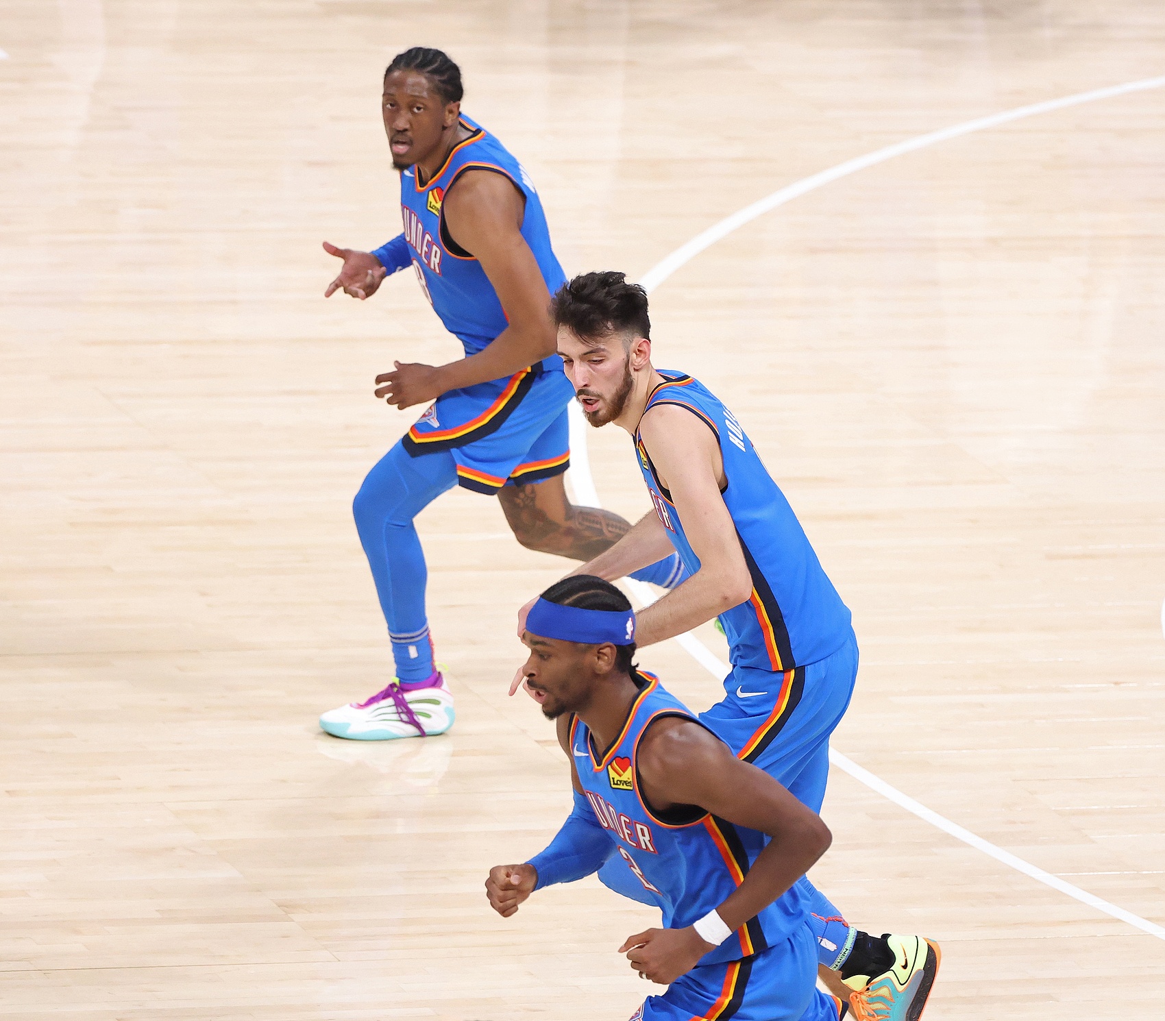 塔图姆：雷霆没囤积选秀权去换巨星而是好好培养 相信自己的球员