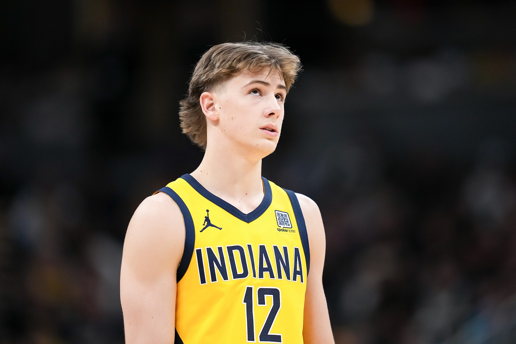 年轻真好!西亚卡姆突破分球 弗菲空切双手滑翔小折叠暴扣!