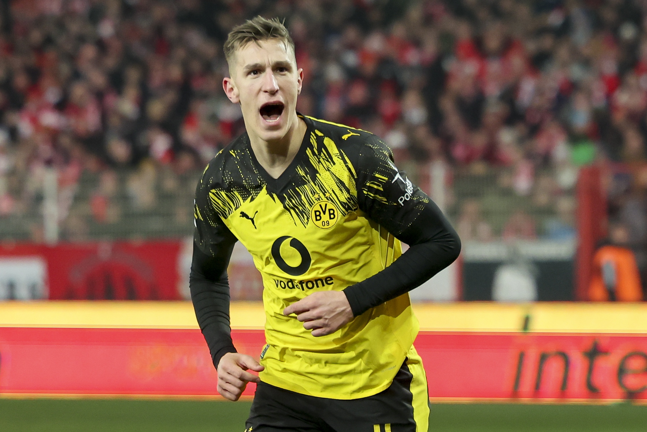 名宿:施洛特贝克是多特蒙德当之无愧的核心球员,各方面无可挑剔